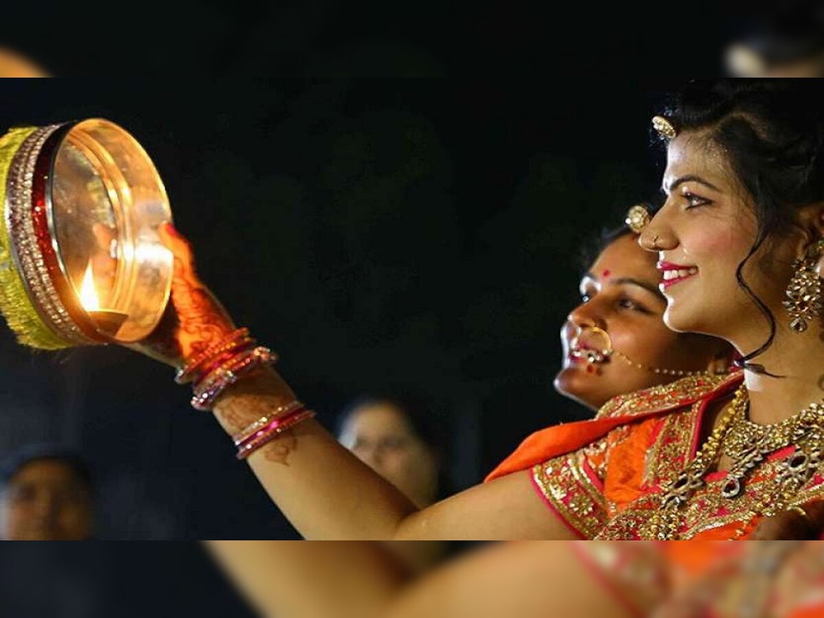 सुहागिनों का त्योहार करवाचौथ आज: कथा और पूजा विधि के साथ जानें लखनऊ-कानपुर में कब निकलेगा चांद?