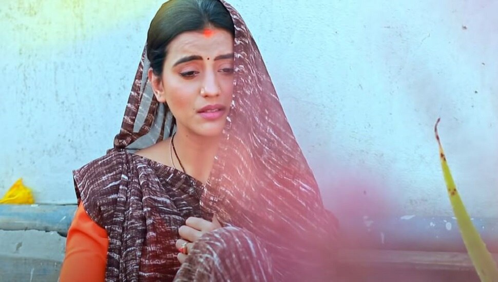 Akshara Singh का यह छठ गीत आपका दिल छू लेगा, Video देखें
