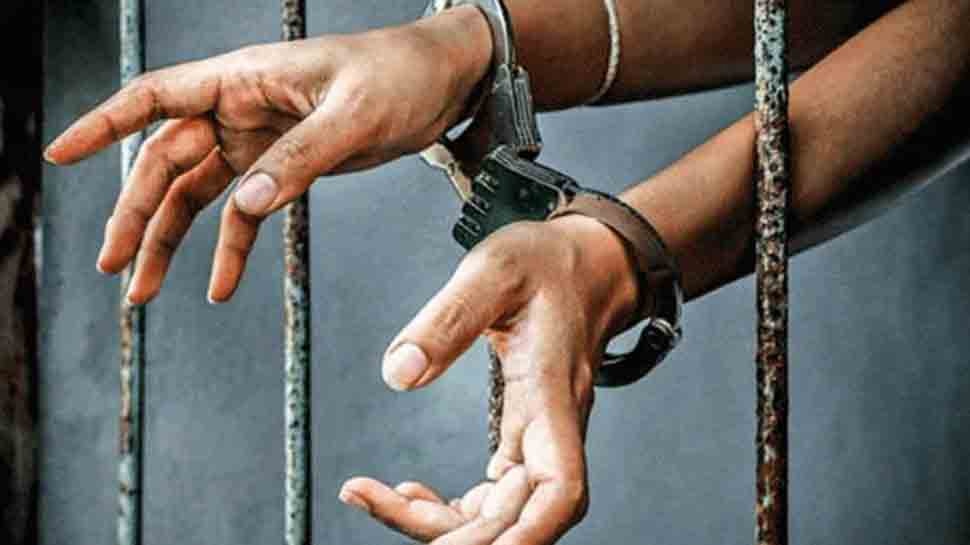 पत्नी पीड़ित पति की पुलिस से गुहार- मुझे जेल में डाल दो; बीवी के साथ नहीं रहना