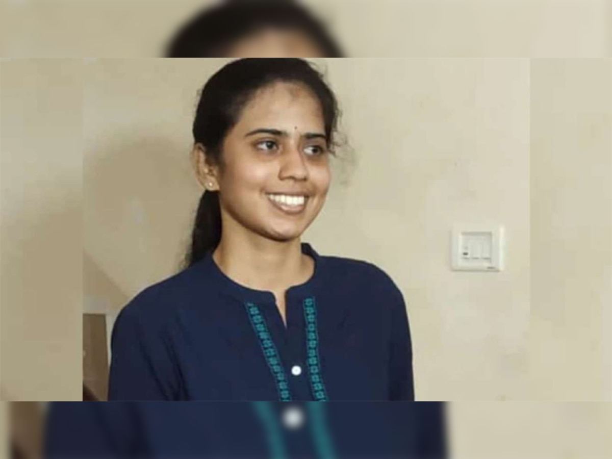 मीरा ने सिविल सेवा परीक्षा 2020 में ऑल इंडिया में छठी रैंक हासिल की.