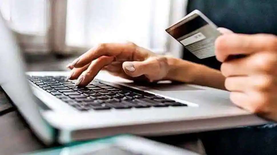 क्रेडिट कार्ड रखने वालो सावधान! ग्राहकों के खाते से जबरन पैसे निकाल रहा देश का ये बड़ा बैंक