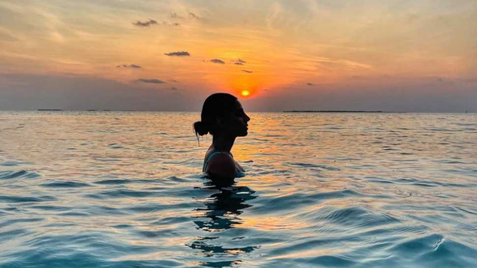 संजना का Sunset Look
