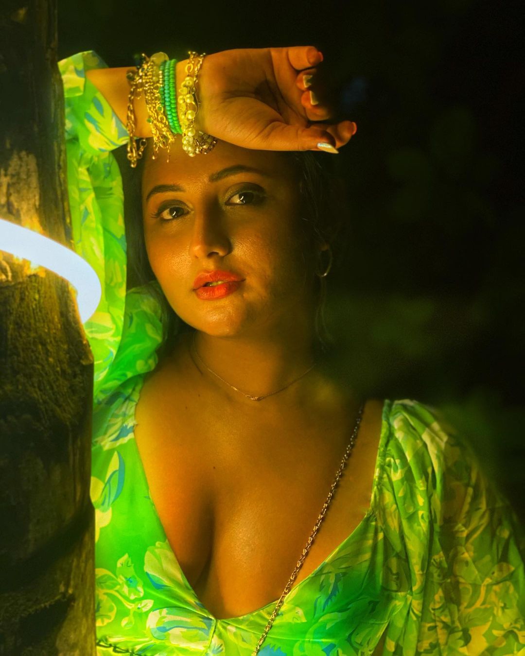 जालीदार ड्रेस में लूटे फैंस के दिल