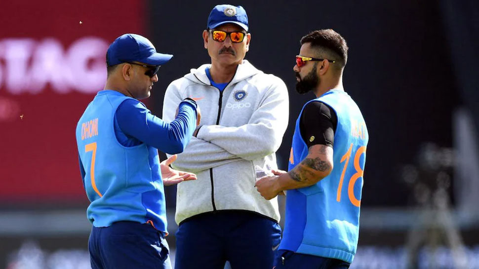 MS Dhoni की जिद्द से T20 World Cup में टिका है ये 'फ्लॉप' खिलाड़ी, BCCI कब का बाहर करने वाली थी