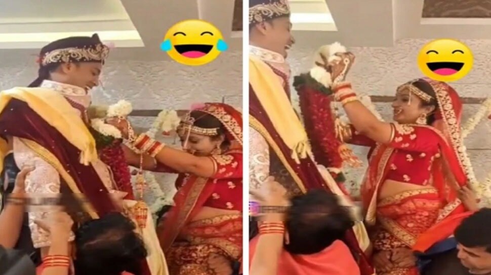 Bride Groom Funny Video: दुल्हन को हराने के लिए दूल्हे ने लगा दी पूरी ताकत, फिर भी जीत गई; देखें फनी Video