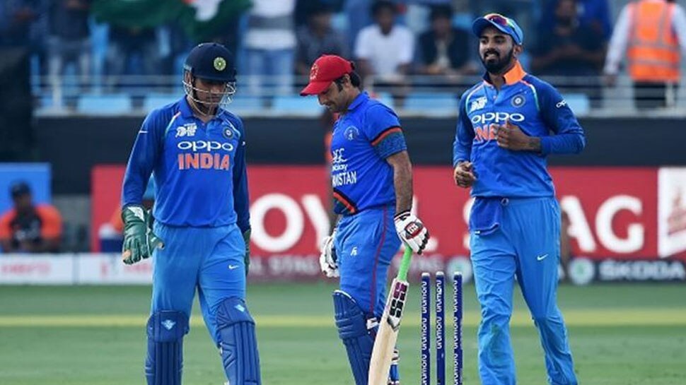 इस दिग्गज क्रिकेटर ने किया सबको हैरान! T20 World Cup 2021 के बीचों बीच किया संन्यास का ऐलान