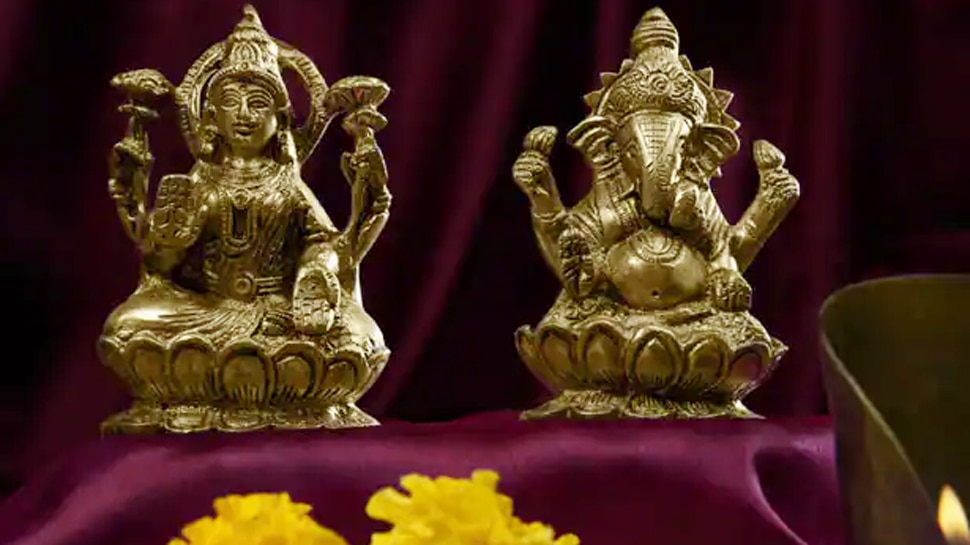 Diwali festival 2021 this type of Ganesh and lakshmi idols Puja gives you prosperity and wealth | दिवाली: भूलकर भी घर न लाएं गणेश-लक्ष्मी की ऐसी मूर्ति, हो जाता है 'अशुभ' |
