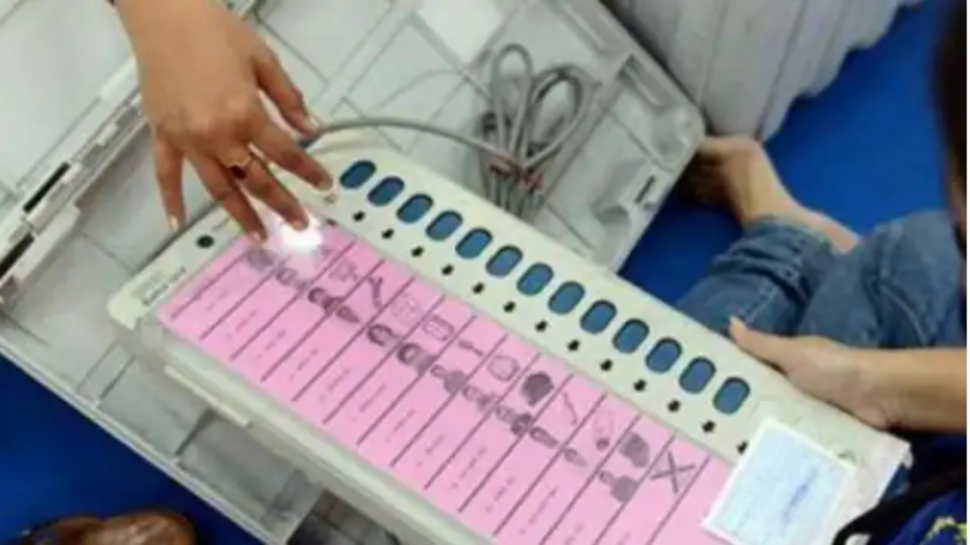 Rajasthan Upchunav Result 2021 LIVE: धरियावद और वल्लभनगर में कांग्रेस ने बनाई बढ़त Rajasthan Upchunav Result 2021 LIVE: धरियावद और वल्लभनगर में कांग्रेस ने बनाई बढ़त