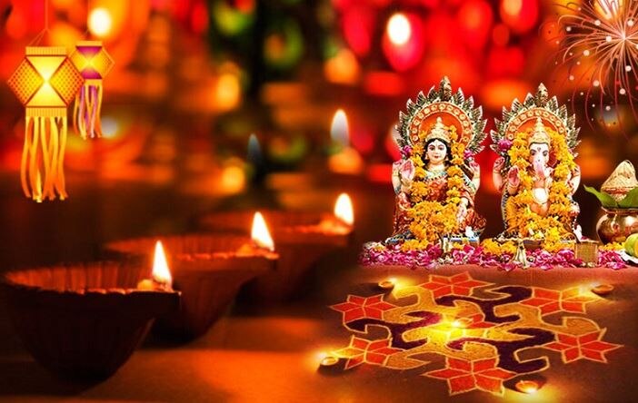 Chhoti Diwali 2021 Wishes: इन संदेशों के जरिए दोस्तों और परिजनों को दें शुभकामनाएं
