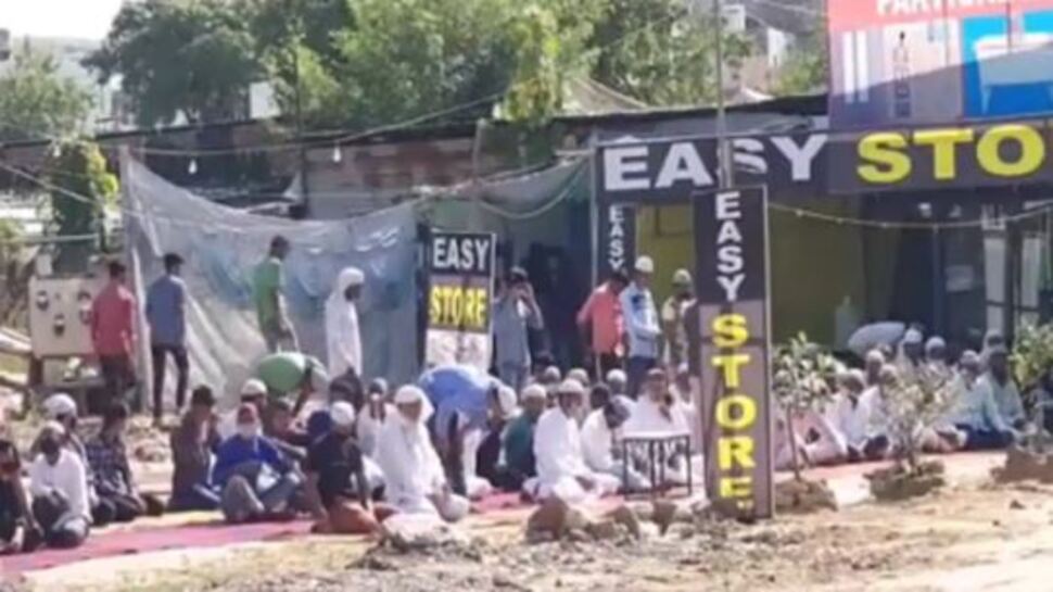 गुरुग्राम: अब इन आठ जगहों पर खुले में नहीं पढ़ी जाएगी नमाज, प्रशासन ने आदेश लिया वापस गुरुग्राम: अब इन आठ जगहों पर खुले में नहीं पढ़ी जाएगी नमाज, प्रशासन ने आदेश लिया वापस