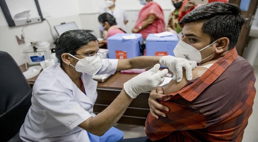 भारत ने रचा एक और कीर्तिमान, 107 करोड़ से अधिक लोगों को लगी कोरोना वैक्सीन