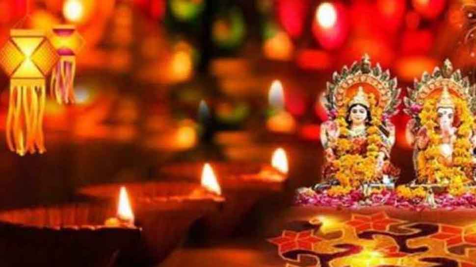 Kartik Amavasya 2021 Do this remedy on diwali night Maa Lakshmi ...