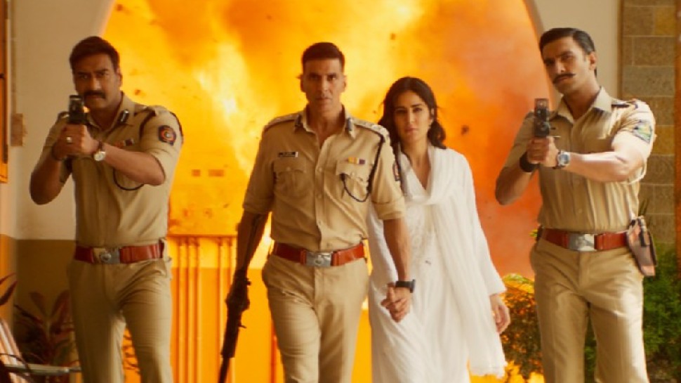 Sooryavanshi के मेकर्स को लगा बड़ा झटका, रिलीज होते ही कई जगह लीक हुई फिल्म