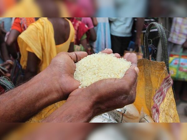  दिल्लीवालों के लिए केजरीवाल हुकूमत का बड़ा तोहफा, 6 महीने के लिए बढ़ी फ्री राशन योजना