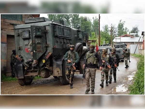 श्रीनगर में आतंकवादियों ने गोली मारकर की पुलिसकर्मी की  हत्या, सुरक्षाबलों ने शुरू किया तलाशी अभियान