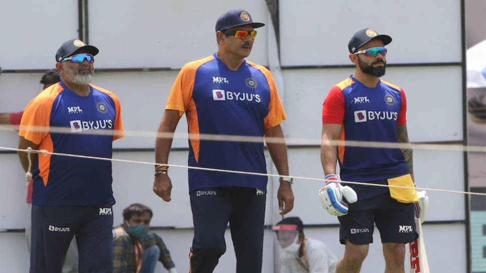 शास्त्री और बाकी कोचिंग स्टाफ के लिए इमोशनल हुए विराट कोहली, दिया भावुक बयान शास्त्री और बाकी कोचिंग स्टाफ के लिए इमोशनल हुए विराट कोहली, दिया भावुक बयान