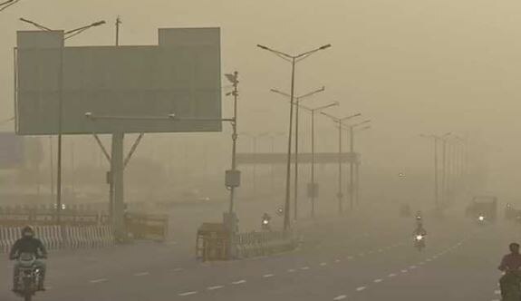 दिल्ली में मौसम की पहली घनी घुंध, सीएसई ने दी ये चेतावनी