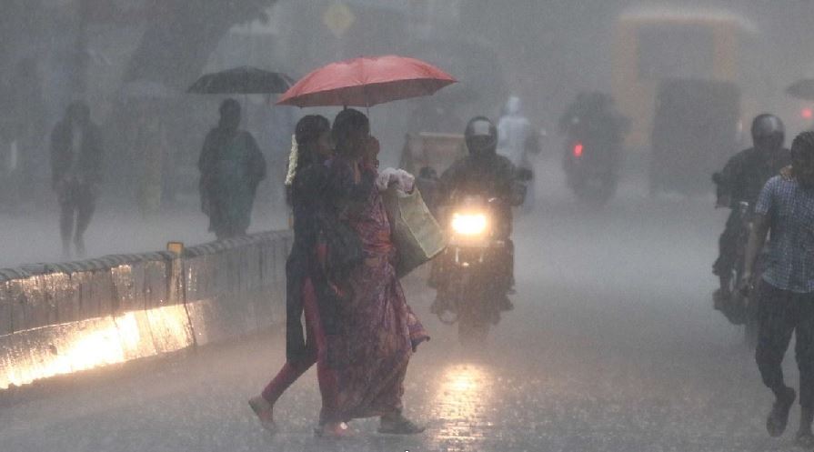 तमिलनाडु में भारी बारिश से 14 लोगों की मौत, राहत-बचाव कार्य जारी