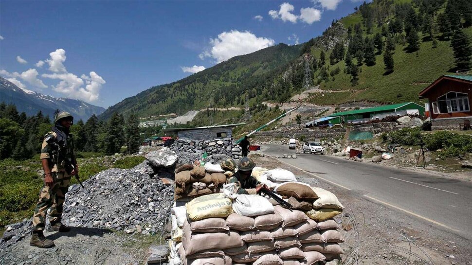 चीन को लेकर बड़ा खुलासा, LAC से सटे गांव में रहने के लिए लोगों को दे रहा ये लालच