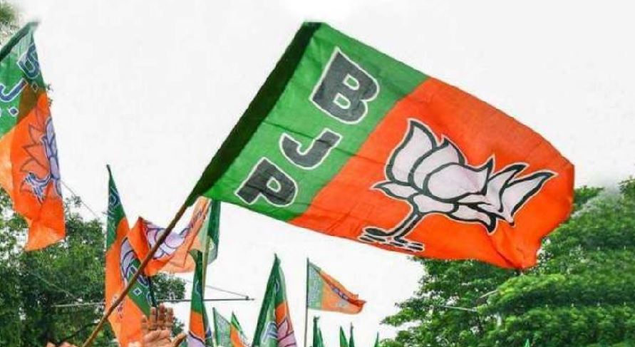UP Election 2022: सपा-बसपा का साथ छोड़ भाजपा में शामिल होने जा रहे हैं ये 10 एमएलसी