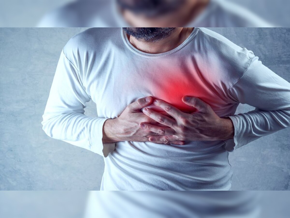 Heart Attack: प्रदूषण दे रहा हार्ट अटैक, इन लक्षणों को भूलकर भी न करें नजरअंदाज