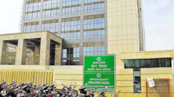 ग्रेनो प्राधिकरण ने 13 कॉन्ट्रैक्टरों-बिल्डरों पर ठोका 10 लाख का जुर्माना, जानें वजह