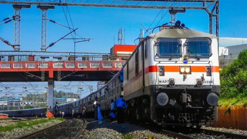 IRCTC: रेलवे ने इन 31 ट्रेनों के नंबरो में किया बदलाव, कहीं जाने से पहले देख लें लिस्ट; नहीं तो होगी दिक्कत