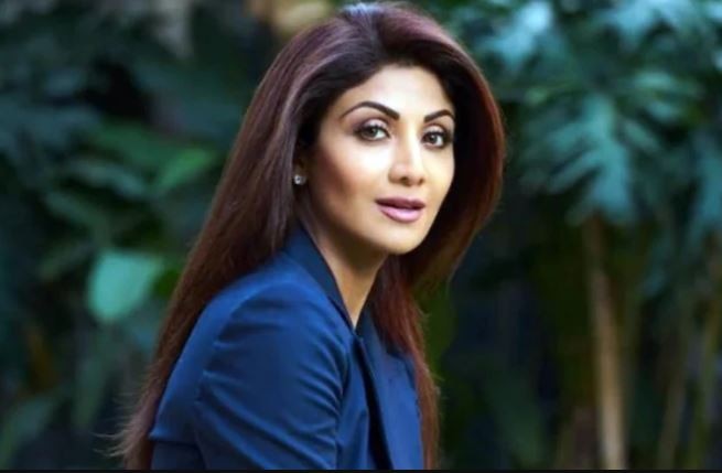 शिल्पा शेट्टी ने फिर दिखाया ग्लैमरस अंदाज, कातिल अदाओं से किया मदहोश