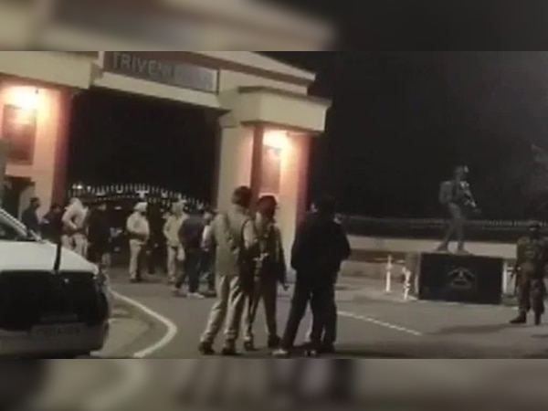 आर्मी कैंट गेट