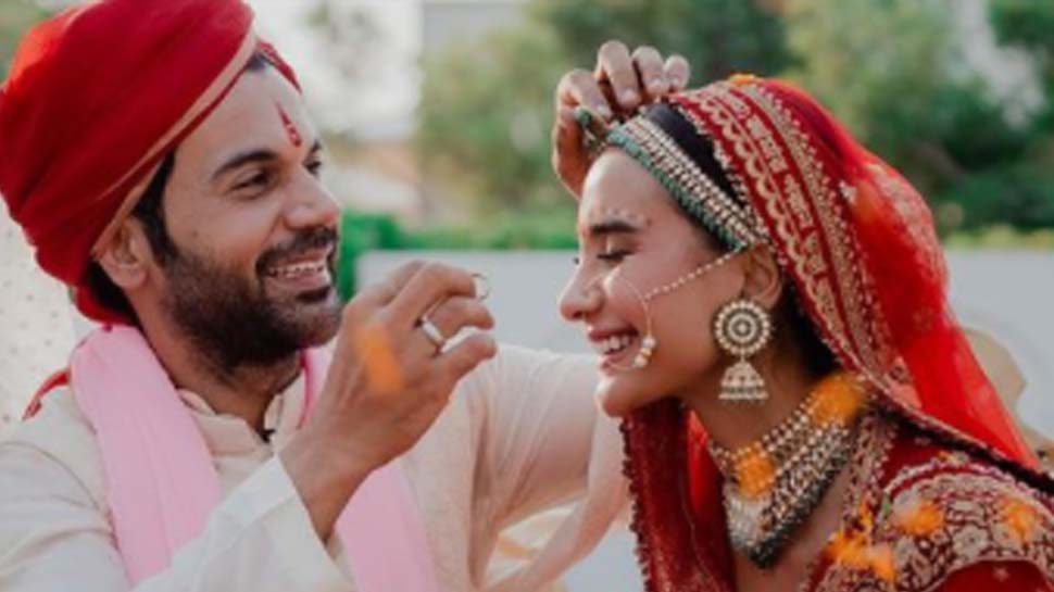 rajkummar rao and patralekhaa inside wedding video viral on social media | VIDEO: फिल्मी स्टाइल में हुई कपल की शादी, पत्रलेखा और राजकुमार ने एक-दूसरे की मांग में भरा था सिंदूर |