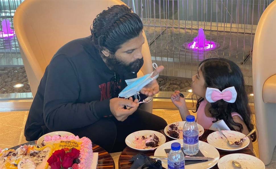 जहां आज तक नहीं मनाया गया किसी का जन्मदिन, वहां Allu Arjun ने सेलिब्रेट किया बेटी का Birthday जहां आज तक नहीं मनाया गया किसी का जन्मदिन, वहां Allu Arjun ने सेलिब्रेट किया बेटी का Birthday