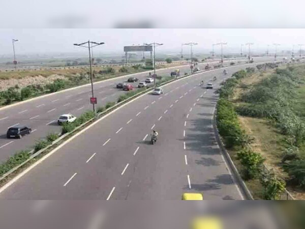 अब यमुना एक्सप्रेस-वे को अटल बिहारी वाजपेयी के नाम पर मिलेगी नई पहचान, जानिए वजह