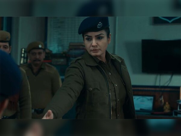 Raveena Tandon ने रिलीज किया Aranyak का ट्रेलर, पुलिस अफसर का निभा रहीं किरदार