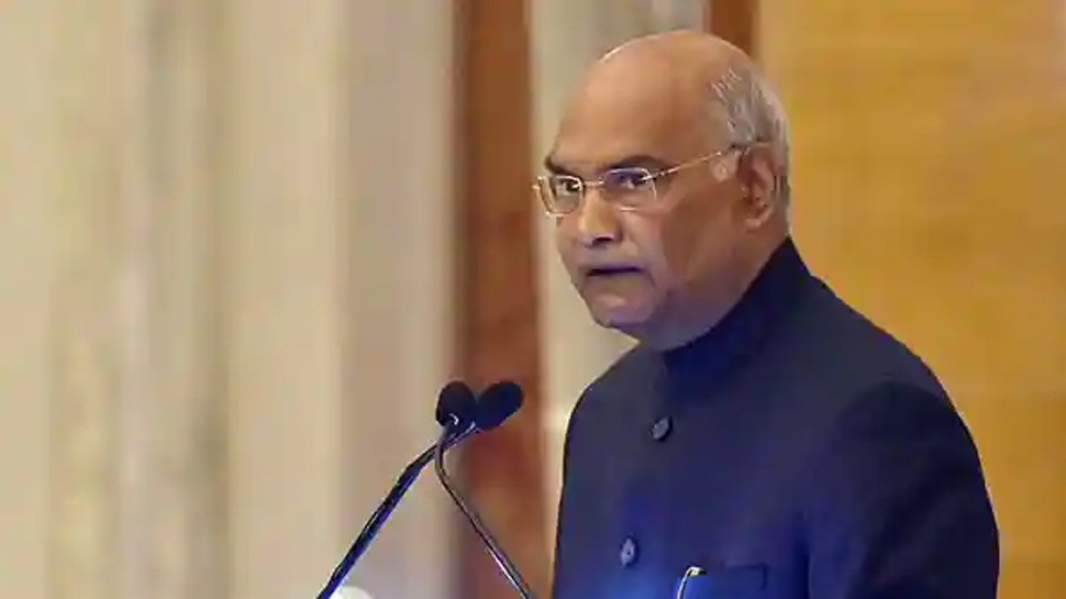 मुंबई आतंकी हमले की आज 13वीं बरसी; राष्ट्रपति समेत सीनियर नेताओं ने शहीदों को किया याद मुंबई आतंकी हमले की आज 13वीं बरसी; राष्ट्रपति समेत सीनियर नेताओं ने शहीदों को किया याद