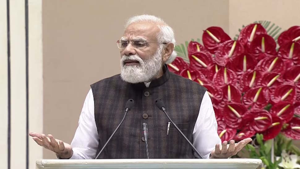 संविधान दिवस पर बोले पीएम मोदी, “सरकार और न्यायपालिका जुड़वां संतानें,जनता इसकी ताक़त”