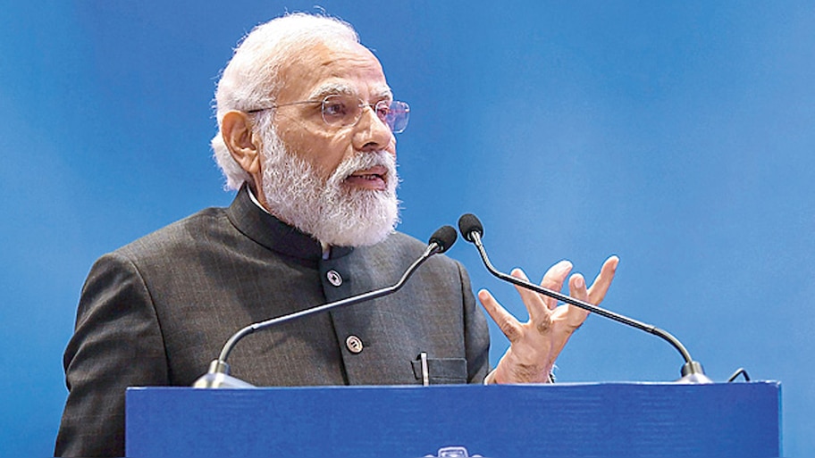 कोरोना के बढ़ते मामलों पर PM मोदी ने की अहम बैठक, कई आला अधिकारी हुए शामिल