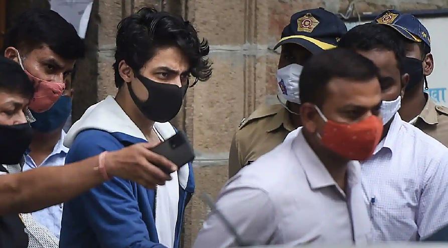 Aryan Khan Drugs Case में सबूत नहीं पेश कर पाई NCB, पेडलर को मिली जमानत