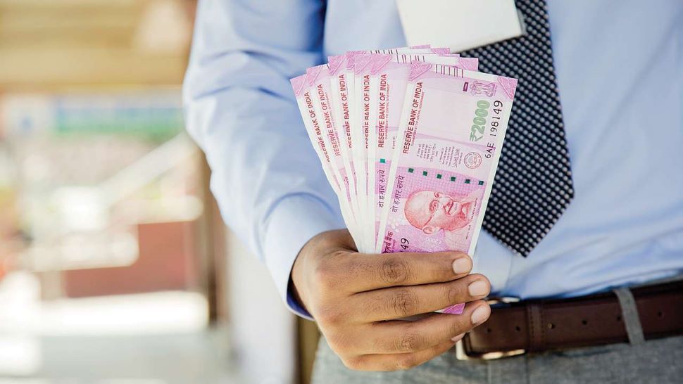 7th Pay Commission: केंद्रीय कर्मचारियों के लिए बड़ी खबर! 18 महीने के DA एरियर पर इस दिन आएगा फैसला