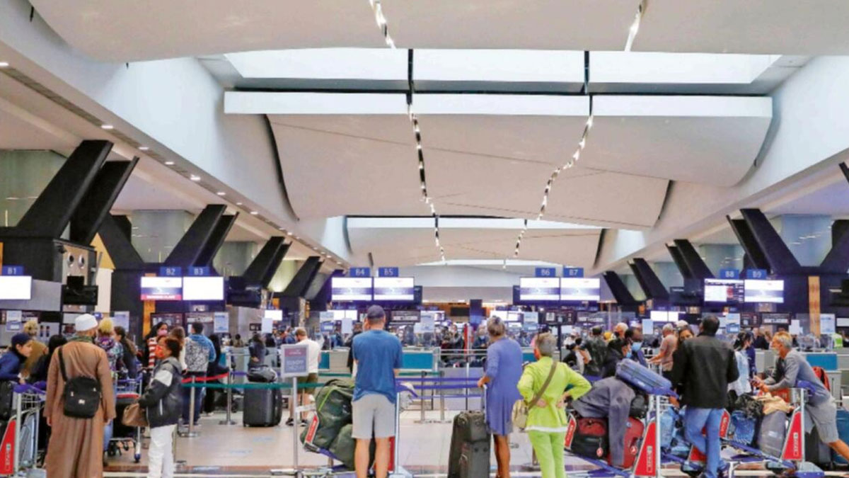 दक्षिण अफ्रीका ने फ्लाइट्स बैन को बताया क्रूर, बोला- हमें ओमिक्रॉन का पता लगाने की सजा दी जा रही दक्षिण अफ्रीका ने फ्लाइट्स बैन को बताया क्रूर, बोला- हमें ओमिक्रॉन का पता लगाने की सजा दी जा रही