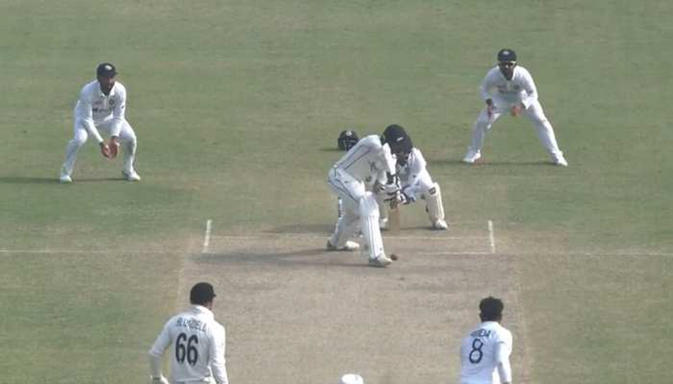 Ind Vs NZ: भारतीय मूल के खिलाड़ी ने ही फेरा भारत की जीत पर पानी, जानिए कौन हैं रचिन रवींद्र Ind Vs NZ: भारतीय मूल के खिलाड़ी ने ही फेरा भारत की जीत पर पानी, जानिए कौन हैं रचिन रवींद्र