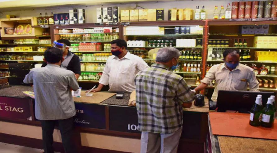 Delhi Liquor Policy: अभी सिर्फ इन ब्रांड्स का तय हुआ एमआरपी