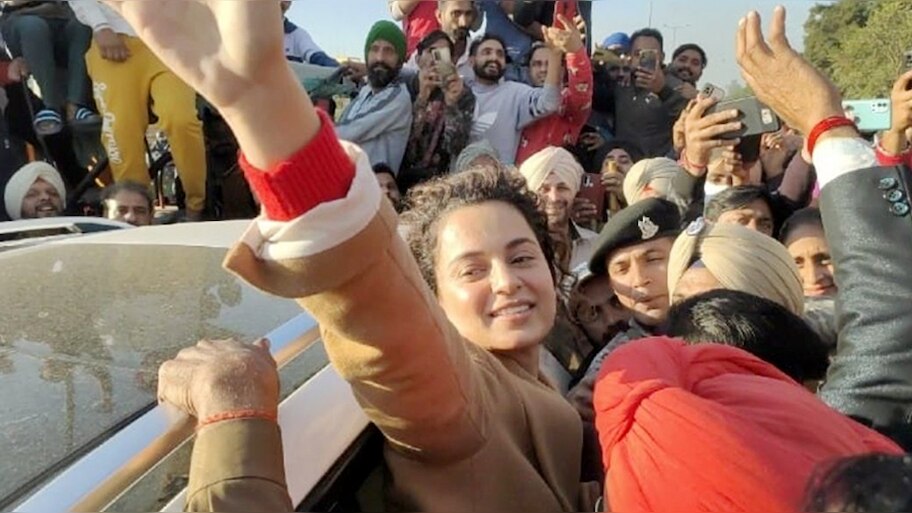 किसानों ने रोका Kangana Ranaut का काफिला, मांफी मांगने के बाद किया रवाना