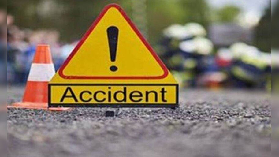 road accident Uncontrolled Scorpio entered the house in Siwan father ...