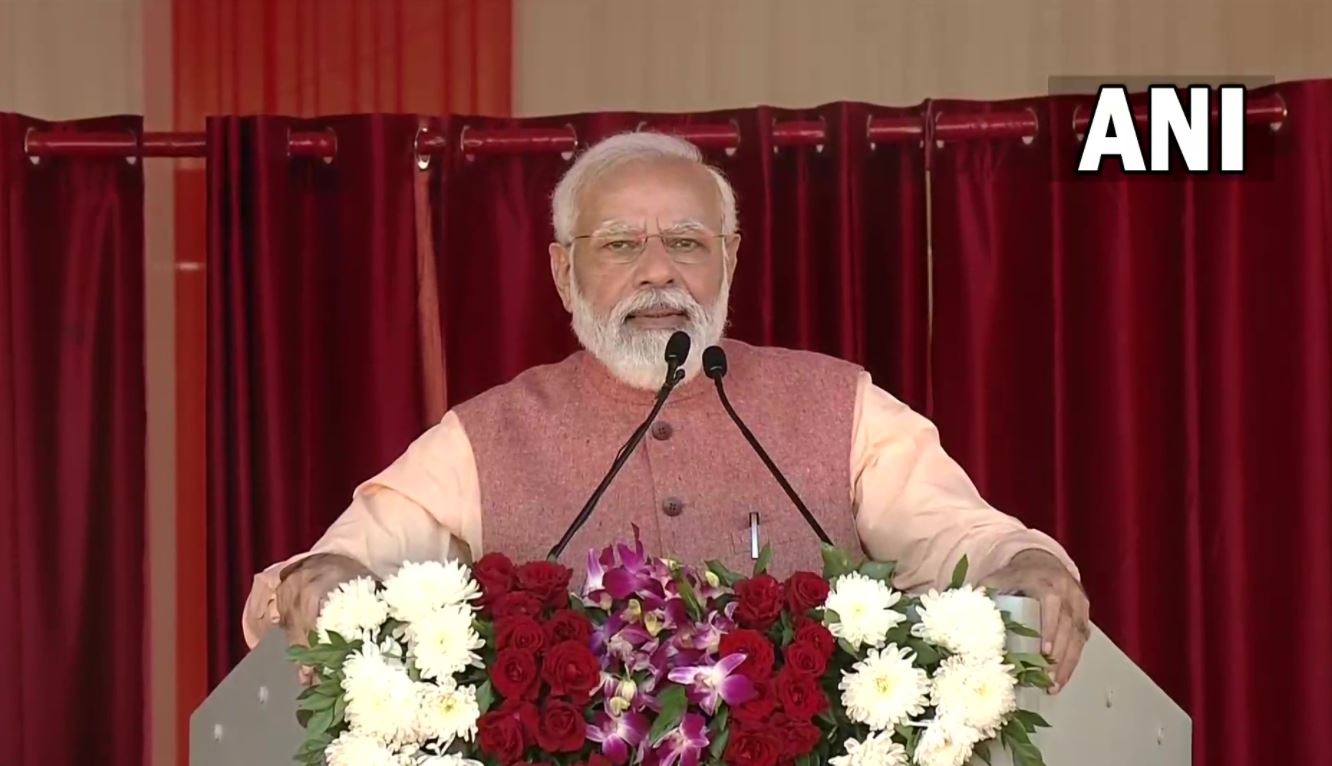 Modi in Dehradun: &#039;कुछ दलों को सिर्फ दिखता है वोट बैंक, हम उत्तराखंड में बहा रहे विकास की गंगा&#039;