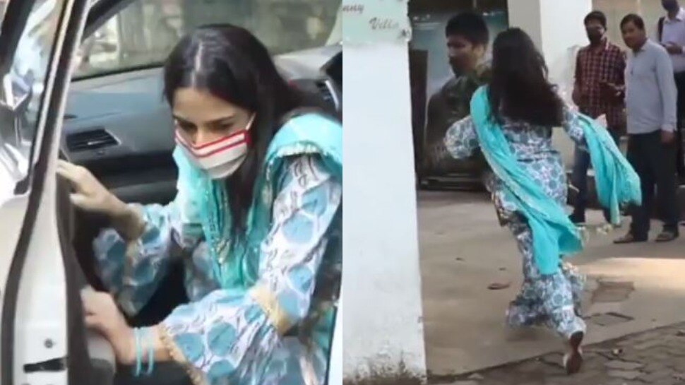 अचानक गुम हो गया सारा अली खान का फोन, एक्ट्रेस ने कैमरे के सामने ही लगा दी दौड़