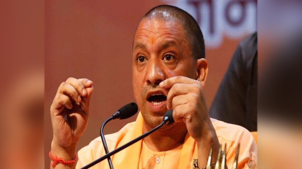 CM योगी का करारा प्रहार, कहा- दुर्दांत माफिया की सरपरस्त है सपा, इसलिए बुलडोजर से होती है तकलीफ