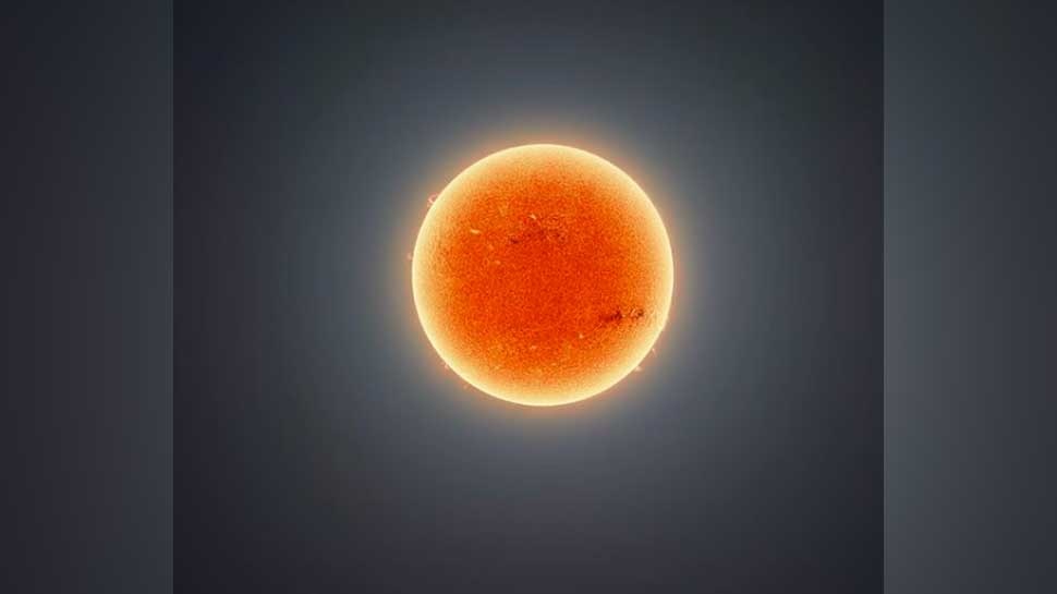 clearest ever photo of the sun black spots solar flare सूरज की सबसे