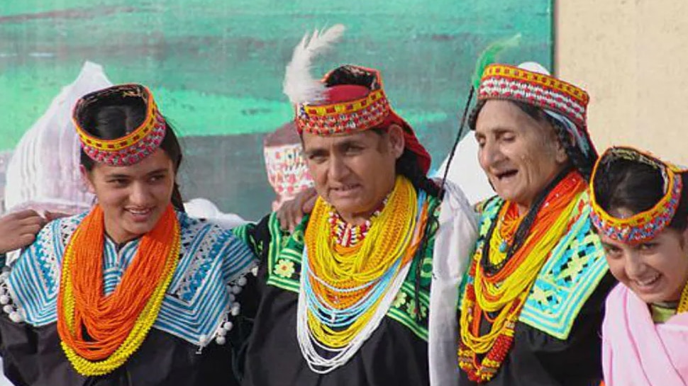हिंदू कुश पर्वत से घिरे इलाके में रहता है समुदाय