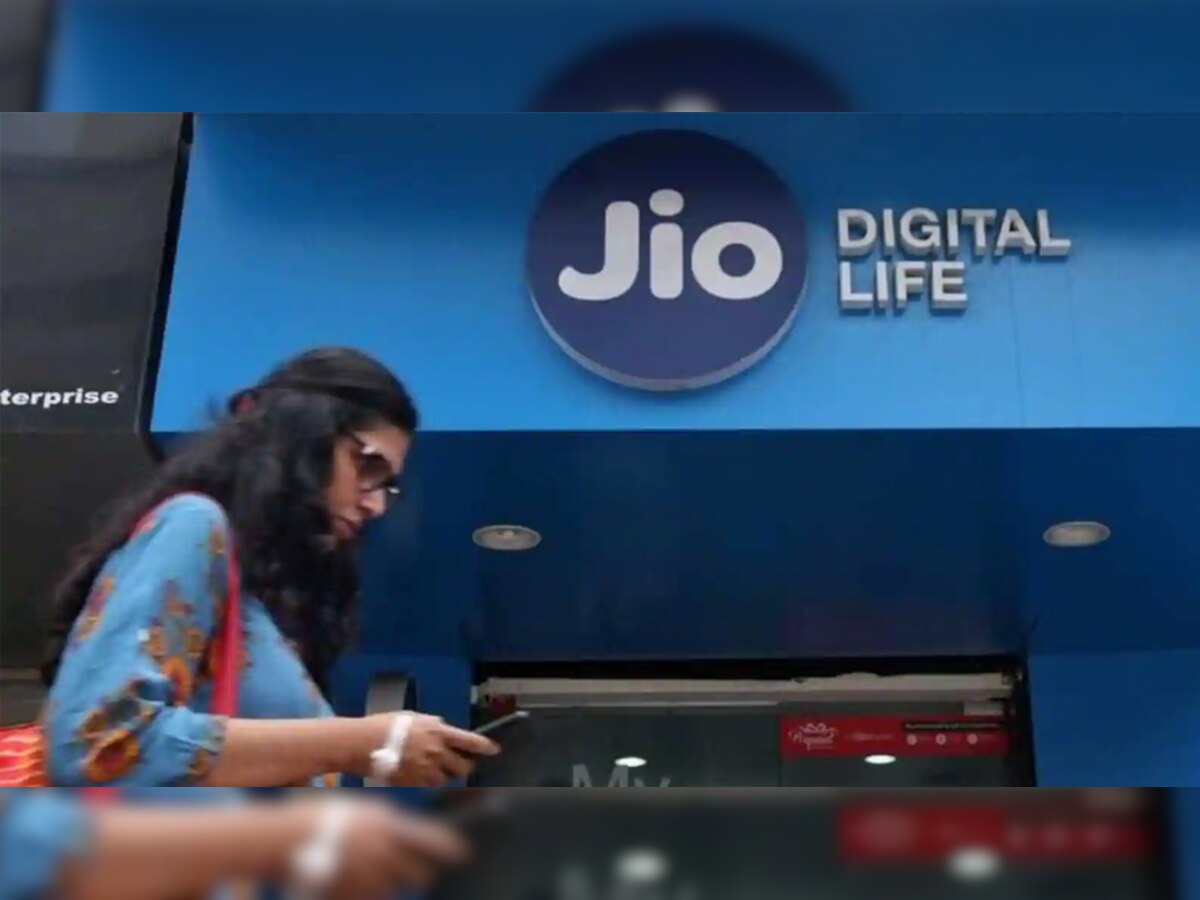 Reliance Jio ने पेश किया ताबड़तोड़ Plan, कम कीमत में रोज पाएं 1.5GB इंटरनेट और इतना कुछ