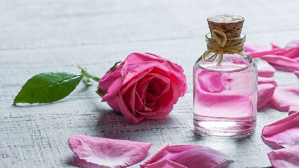 Benefits of Gulab Jal: इन शारीरिक समस्याओं को घर बैठे दूर करता है गुलाब जल, जानें खास फायदे